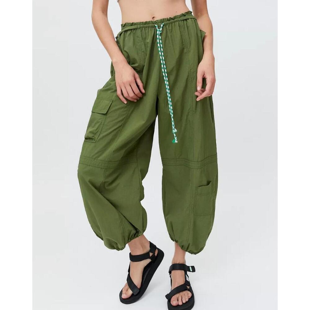 Urban Outfitters Dark khaki Green Waylan Nylon Jogger Pant Size: Small - Picture 1 of 8